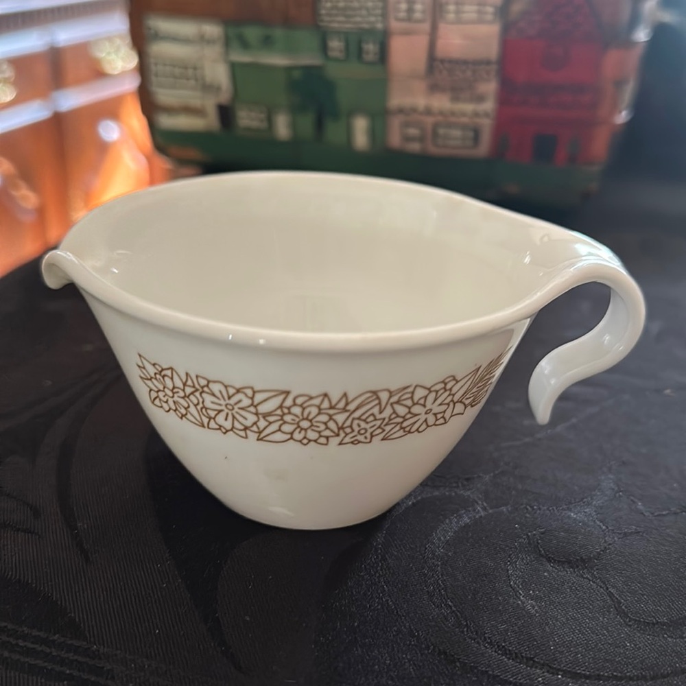 Corelle by Corning Woodland Brown open handle creamer, measuring cup